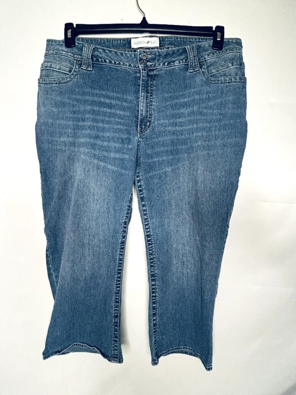 Fashion Bug Woman’s Jeans Capri’s sz 22W High Waist Medium Wash Stretch